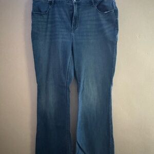 Old Navy Women's Flare Jeans in Blue